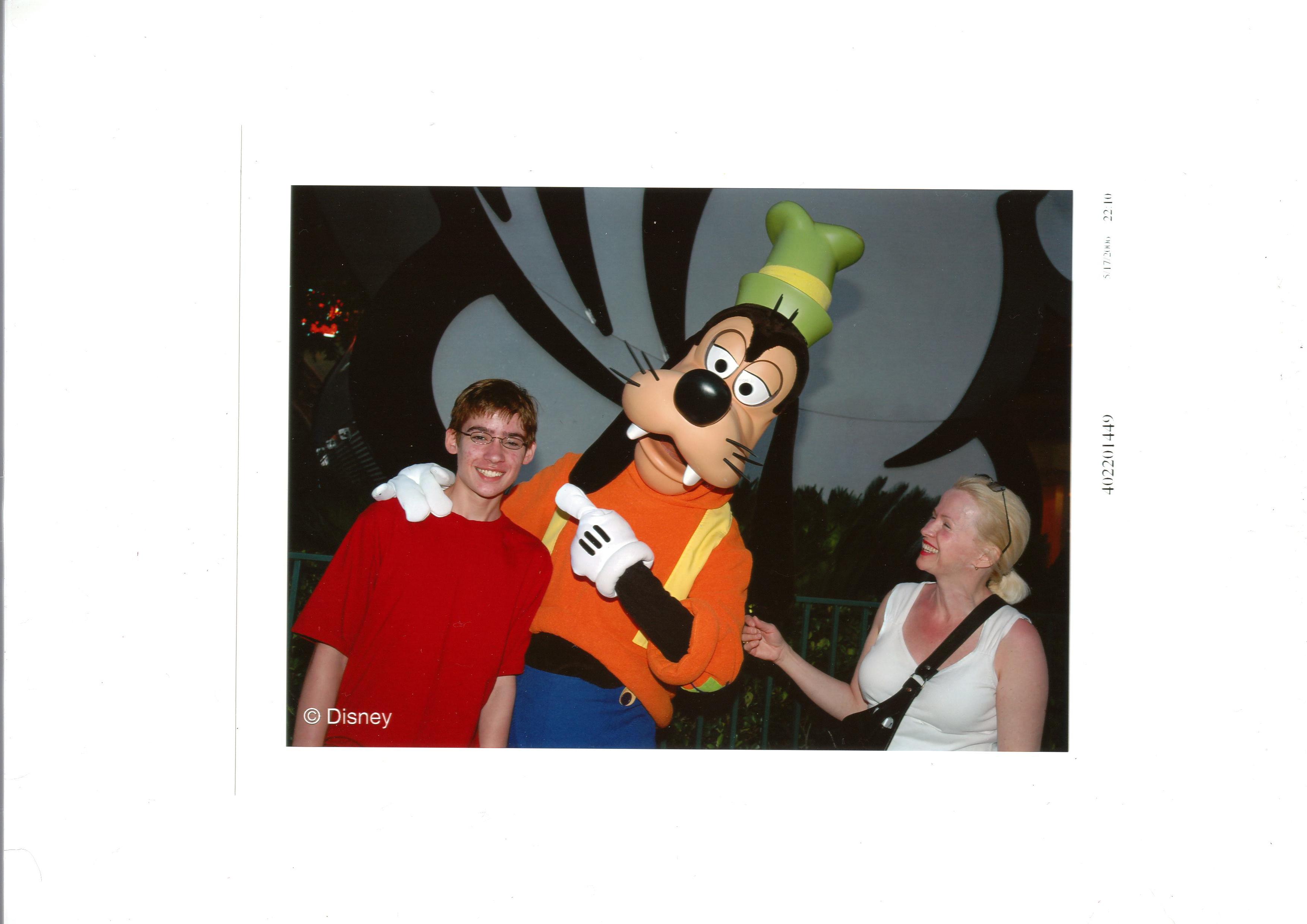 leemomgoofy.jpg
